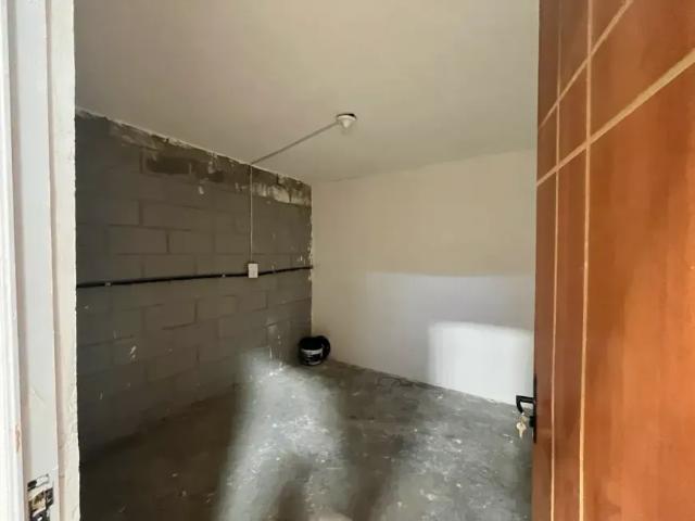 Galpao com escritorio e dormitório