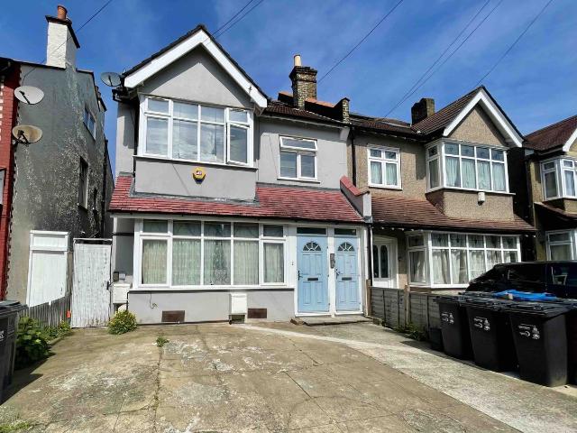 Galpins Road, Thornton Heath CR7, Studio to rent, £1,150 pcm | PrimeLocation