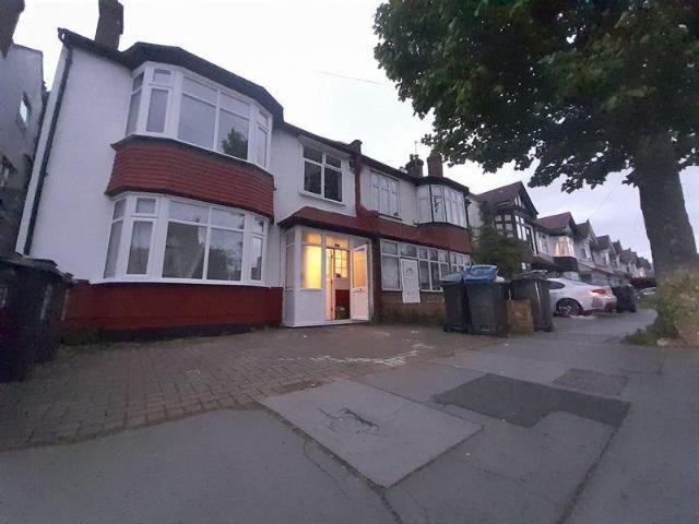 Galpins Road, Thornton Heath CR7 1 bed in a house share to rent £400 pcm £92 pw