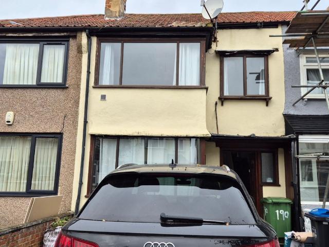 Galpins Road, Thornton Heath CR7, 4 bed terraced house to rent, £2,400 pcm | PrimeLocation
