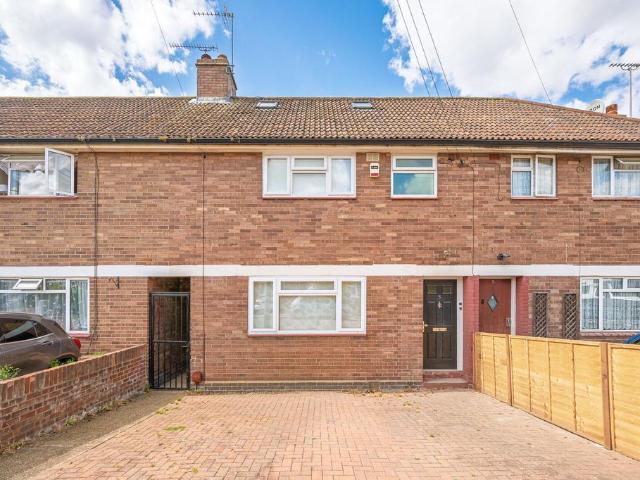 Galsworthy Road, Cricklewood, London. 3 bed terraced house to rent £3,500 pcm £808 pw