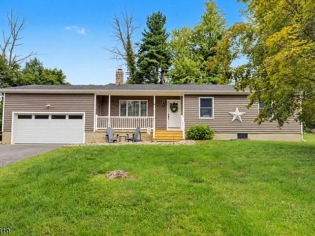 Gapview Ave, Hope, Home For Sale