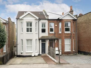 Gap Road, London SW19 4 bed flat to rent £4,200 pcm £969 pw