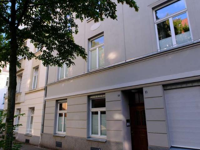 Gartenterrasse, 2ZKDB, kernsaniert, Denkmal Altbau, bezugs + provisionsfrei