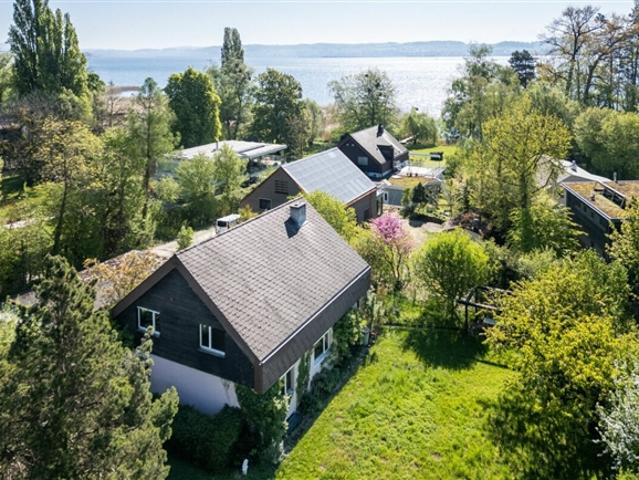 Gartentraum in Steinwurfdistanz zum See