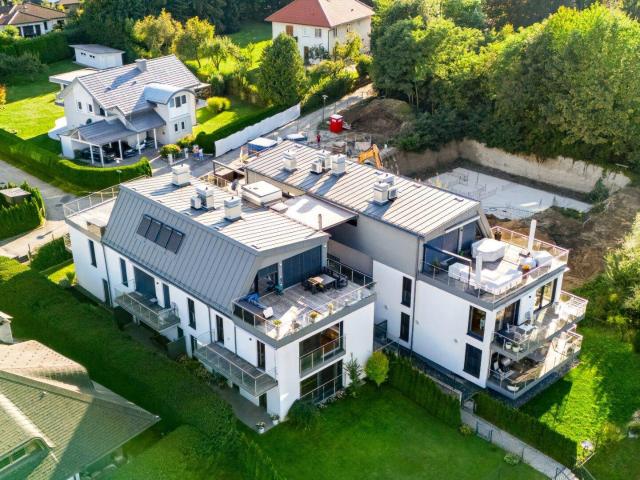 Gartentraum mit Blick über Velden fußläufig ins Zentrum