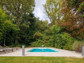 GARTENWOHNUNG mit 300 m² Privatgarten in 1190 Wien + Pool und Fitnessraum