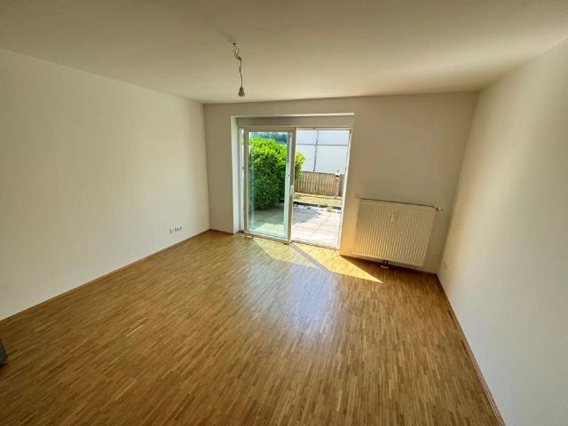 GARTENWOHNUNG MIT 3 ZIMMER UND PARKPLATZ IN MITTERTREFFLING