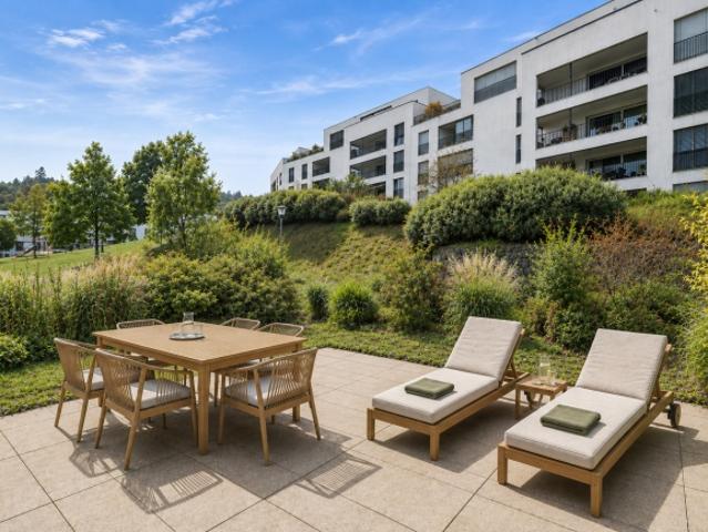 Gartenwohnung mit Wintergarten und grosser Terrasse