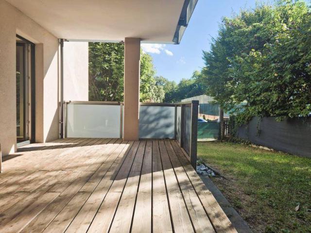 Gartenwohnung am Froschberg, 85 m² + Terrasse + Balkon + Eigengarten + 2 Tiefgaragenplätze! Küche und Bad möbliert!