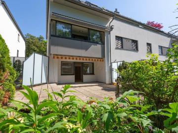 Gartenwohnung in Mauer mit Terrasse, historischem Salettl und 4 5 Zimmer Potential