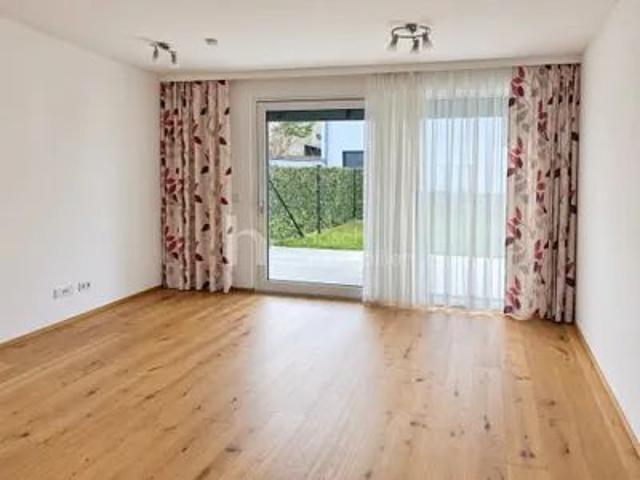 Gartenwohnung in Aspern 3 Zimmer, große Westterrasse & Eigengarten