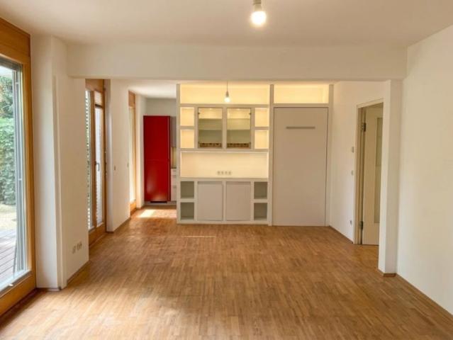 GARTENWOHNUNG: 4 Zimmer in ruhiger Lage mit Eigengarten!