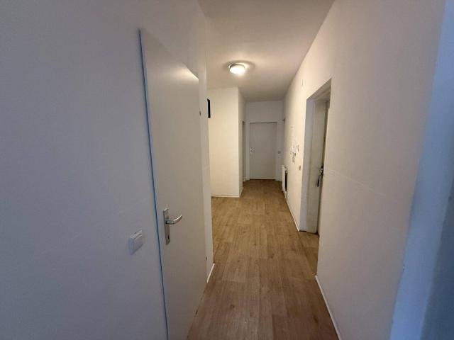 GARTENWOHNUNG 4 Zimmer Wohnung inkl. Parkplatz