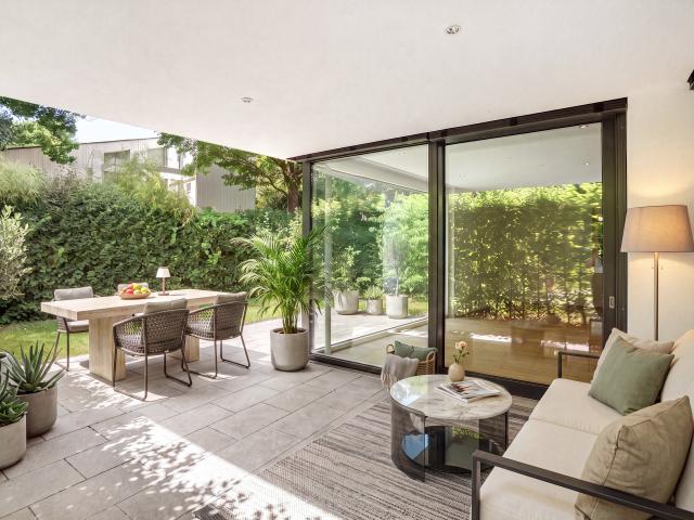 Garten Idyll in Toplage Herzogpark: Exklusive 3,5 Zimmer Wohnung in moderner Design Villa