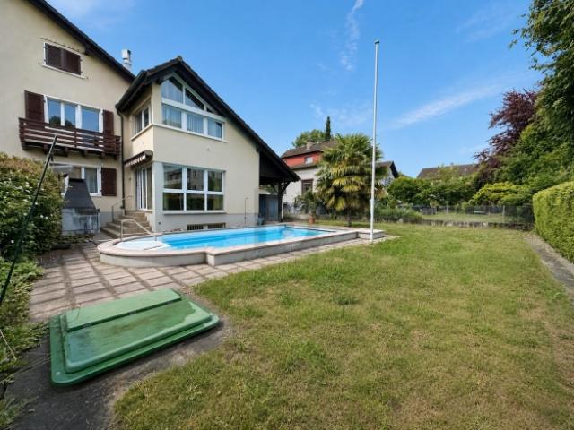 GARTEN TRAUM MIT POOL UND GARAGENBOX