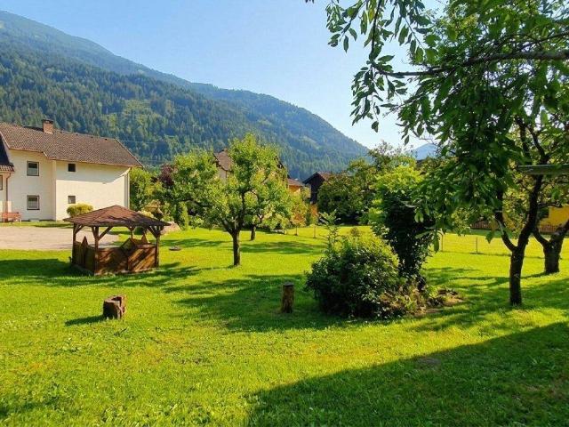 Gartenidylle und Bestandshaus mit Potenzial