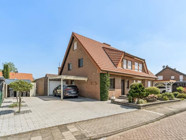 Gartenliebhaber aufgepasst! DHH mit schöner Raumaufteilung auf Erbpachtgrundstück