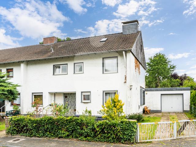 Gartenliebhaber aufgepasst! Doppelhaushälfte in Sieglar wartet auf Ihren neuen Eigentümer!