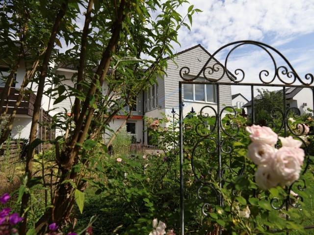 GARTENPARADIES an den Streuobstwiesen.