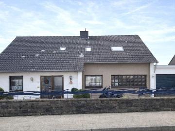 Gartenparadies mit großer Maisonette Wohnung rd. 220 m² Wfl. auch 2 Wohnungen denkbar in Volmarstein