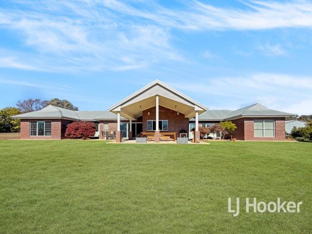 'Garthowen' Quality Rural Living on 11 Acres