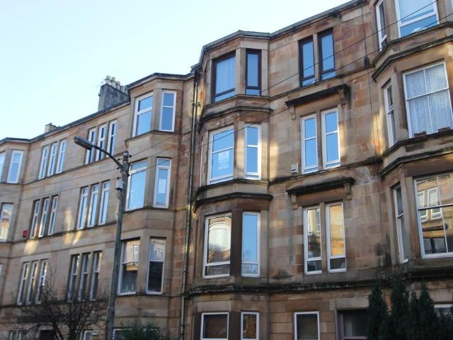 Garthland Drive, Dennistoun 3 bed flat to rent £1,550 pcm £358 pw