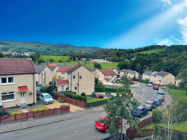Gartshore Crescent, Twechar, Kilsyth G65, 2 bed terraced house to rent, £795 pcm | PrimeLocation