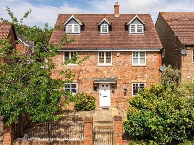 Garwood Crescent, Grange Farm, Milton. 5 bed detached house to rent £2,400 pcm £554 pw