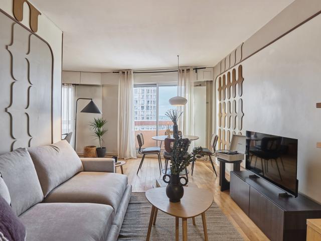 Garza 1 bedroom and balcony in Buttes Aux Cailles
