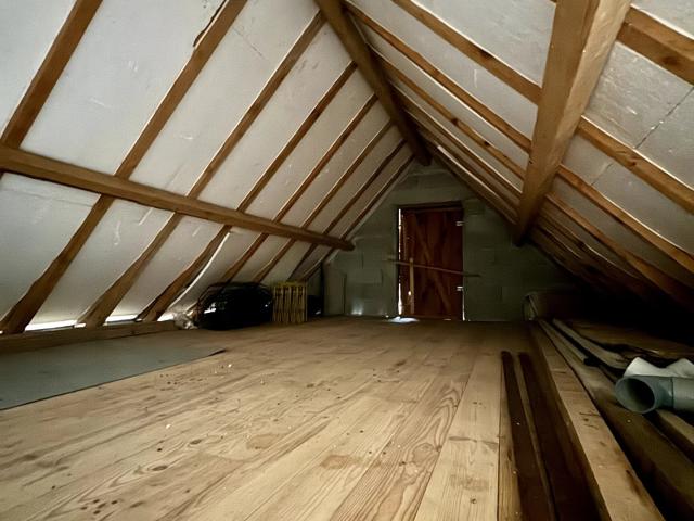 Garage avec jardin sur la commune de Bethmale
