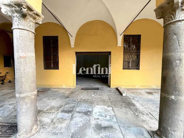 Garage doppio e posto auto