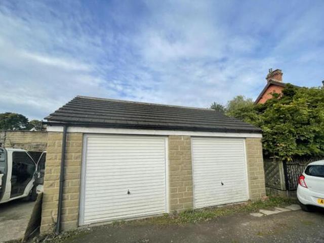 Garage For Rent In Leeds, West Yorkshire