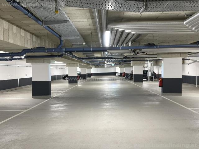 Garagenplatz nahe dem Freibad/ Polytechnische Schule befristet