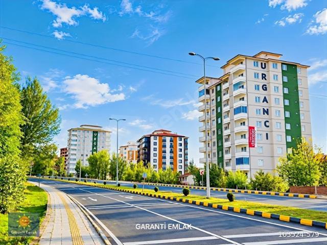 Garanti Emlak'tan Ana Cadde Üzeri Otoparklı 3+1 Fırsat Daire