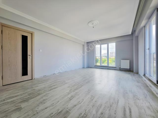 [ Garanti Emlak'tan Doğu Sitesinde 3+1 Masrafsız Kiralık }