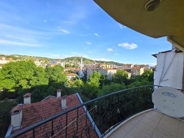 Garanti Emlak'tan Şehir Merkezinde acil Satılık 5+1 Daire