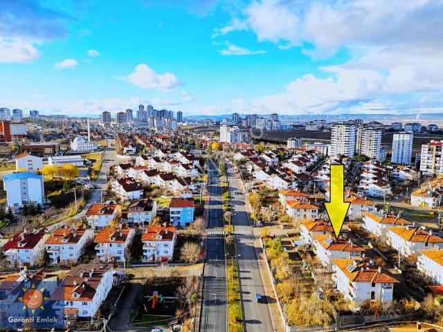 █ Garanti Emlak'tan Kuzeykentte, 3 Katlı, 2 Daireli, 4+2 Villa █