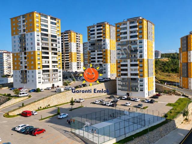 ╩garanti Emlak'tan Site İçi Bol Ekstralı 2+1 A Kiralık Daire