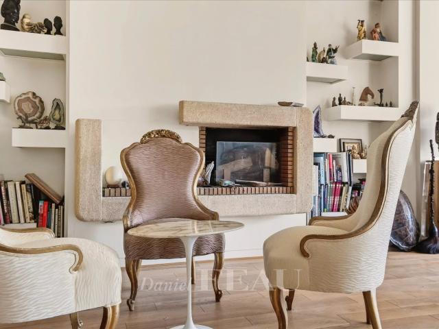 Garches Centre ville Maison familiale, jardin de 1 000 m. 289m² Garches