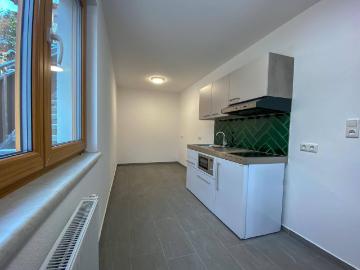 Wohnung zur Miete in 6142