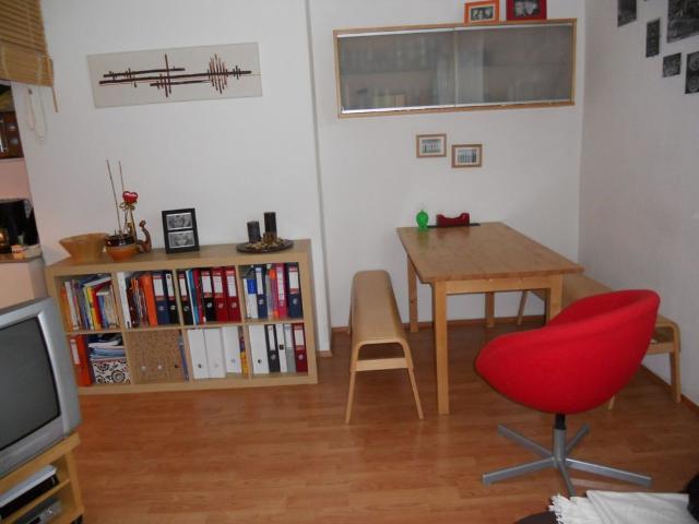 Garconniere mit Balkon gegenüber der UNI