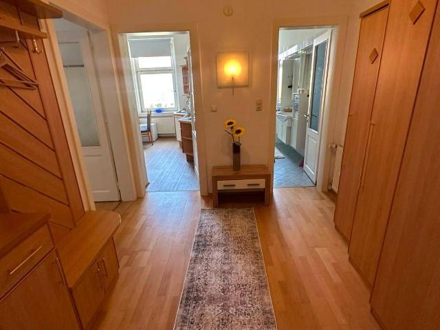Garconniere möbliert mit Balkon, Kurzzeitmiete inkl. aller BK, Altbau Charme, nahe Zentrum und Bahnhof, Internet
