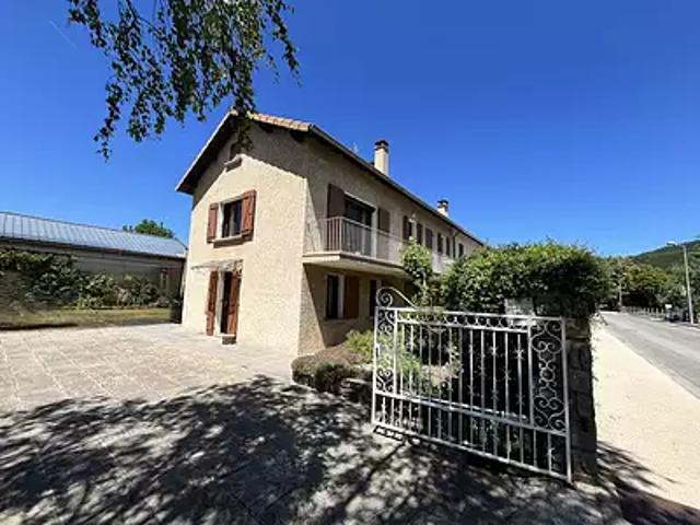 Garde Colombe 05300 Achat / Vente maison 7 pièces t7 au dernier étage jardin