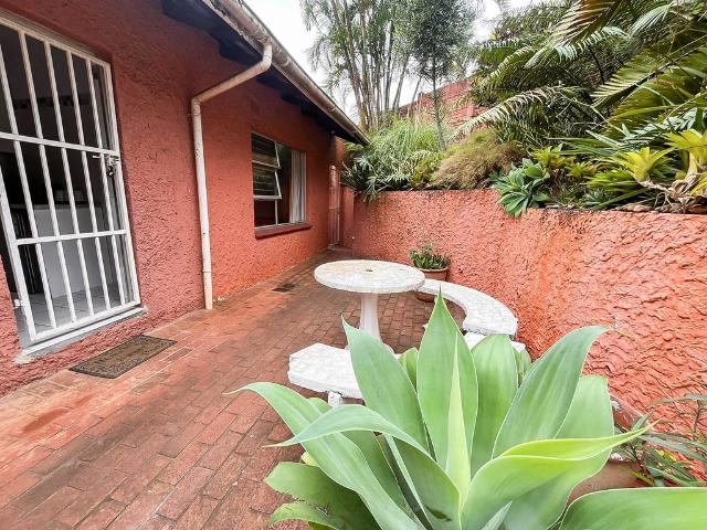 Garden Cottage To Let in Glen Hills