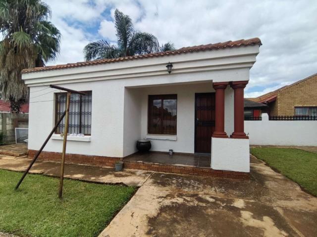 Garden Cottage to Rent in Akasia