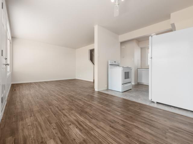 Garden Court 3 Bedroom Apartment for Rent