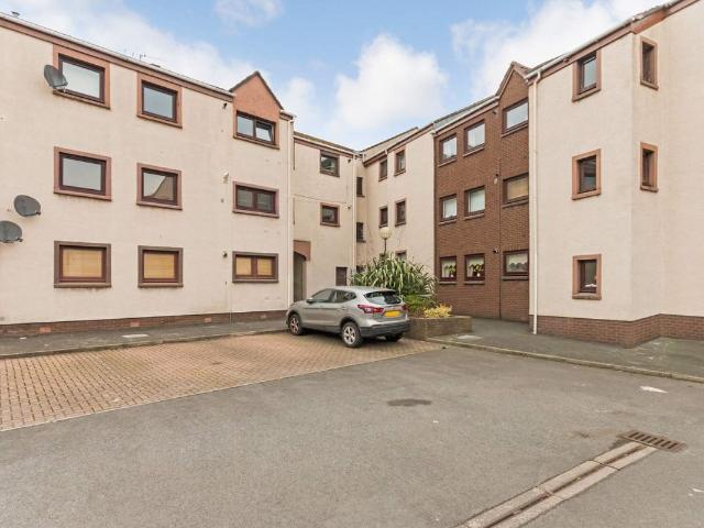 Garden Court, Ayr KA8, 2 bed flat to rent, £700 pcm | PrimeLocation