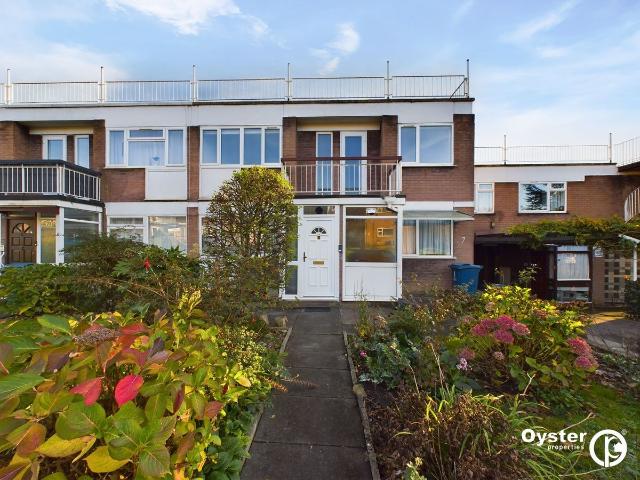 Garden Court, Stanmore HA7, 2 bed flat to rent, £1,950 pcm | PrimeLocation