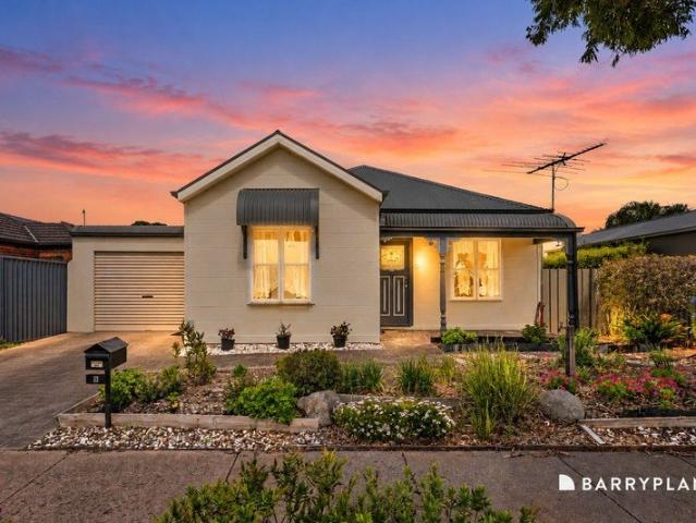 Garden Charm & Comfortable Lakeside Living